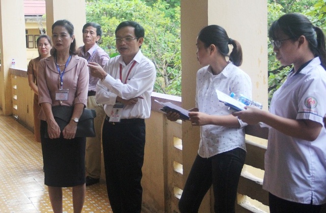 Cục trưởng Mai Văn Trinh kiểm tra phòng bảo quản, bảo mật đề thi tại Thanh Hóa - 2 Cục trưởng Mai Văn Trinh kiểm tra phòng bảo quản, bảo mật đề thi tại Thanh Hóa - 2