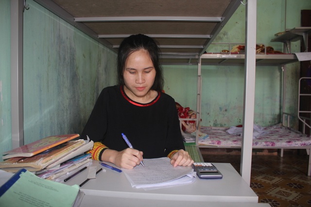 Nữ sinh mồ côi người Jrai nuôi ước mơ trở thành Công an - 2 Nữ sinh mồ côi người Jrai nuôi ước mơ trở thành Công an - 2