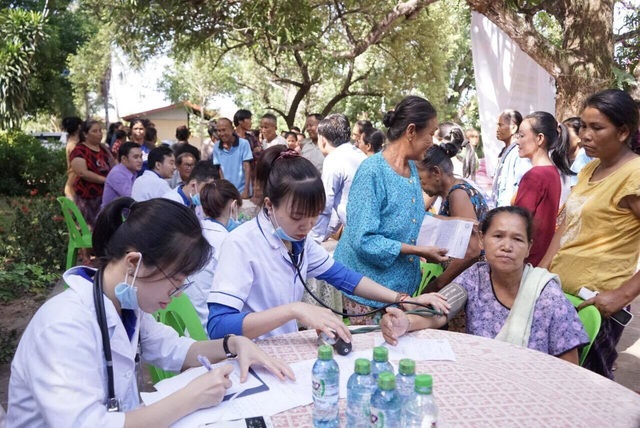 Tuổi trẻ Quảng Trị làm tình nguyện “xuyên biên giới” - 2 Tuổi trẻ Quảng Trị làm tình nguyện “xuyên biên giới” - 2