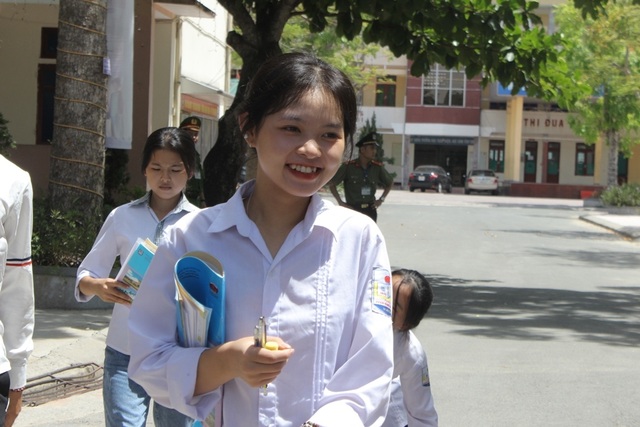 Hà Tĩnh: Dàn thí sinh THPT quốc gia gây thương nhớ vì vẻ ngoài xinh xắn - 7 Hà Tĩnh: Dàn thí sinh THPT quốc gia gây thương nhớ vì vẻ ngoài xinh xắn - 7