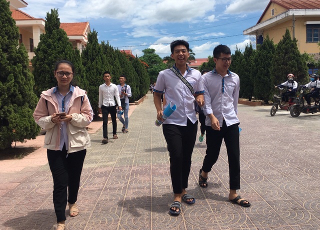 Thí sinh nhận định đề Địa và GDCD dễ, đề Sử khó - 7 Thí sinh nhận định đề Địa và GDCD dễ, đề Sử khó - 7