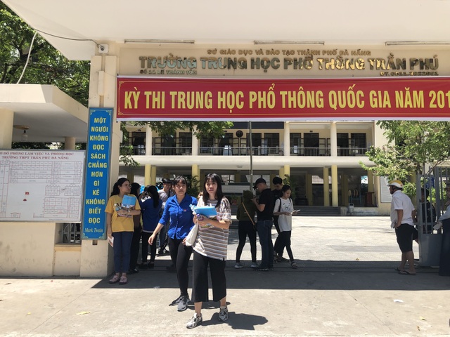 Thí sinh nhận định đề Địa và GDCD dễ, đề Sử khó - 17 Thí sinh nhận định đề Địa và GDCD dễ, đề Sử khó - 17