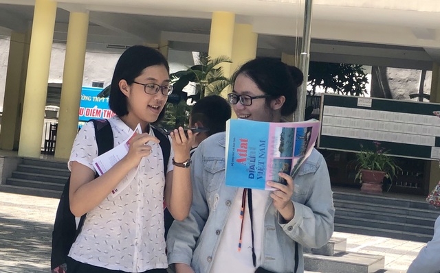 Thí sinh nhận định đề Địa và GDCD dễ, đề Sử khó - 18 Thí sinh nhận định đề Địa và GDCD dễ, đề Sử khó - 18