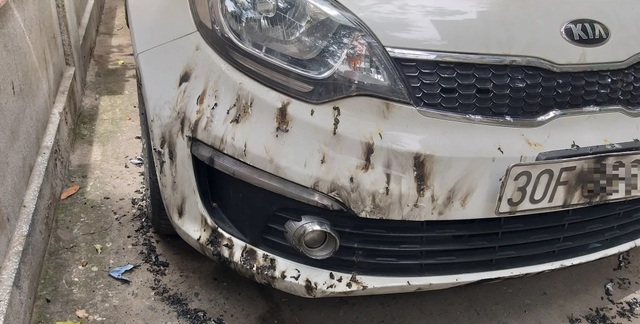 Hà Nội: Ô tô bị đốt nham nhở, nghi do đỗ choán lối đi trong khu tập thể - 2 Hà Nội: Ô tô bị đốt nham nhở, nghi do đỗ choán lối đi trong khu tập thể - 2