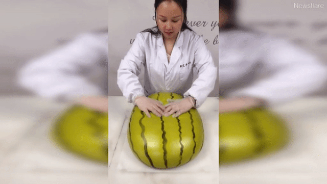 Xem đầu bếp tài năng tạo ra “bánh ma thuật” giống hệt trái cây đến khó tin - 2 Xem đầu bếp tài năng tạo ra “bánh ma thuật” giống hệt trái cây đến khó tin - 2