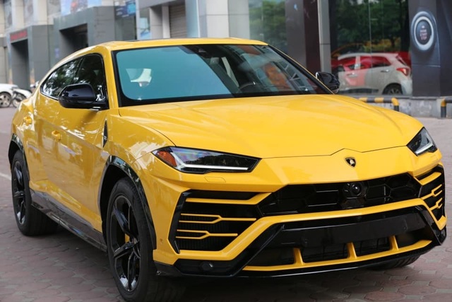 Lamborghini Urus 21 tỷ màu độc về tay đại gia Sài Gòn - 3