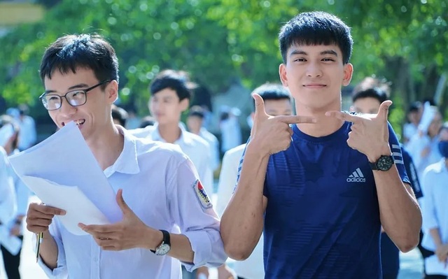 Ảnh nam sinh Nam Định tươi cười sau kỳ thi đốn tim phái nữ - 1 Ảnh nam sinh Nam Định tươi cười sau kỳ thi đốn tim phái nữ - 1