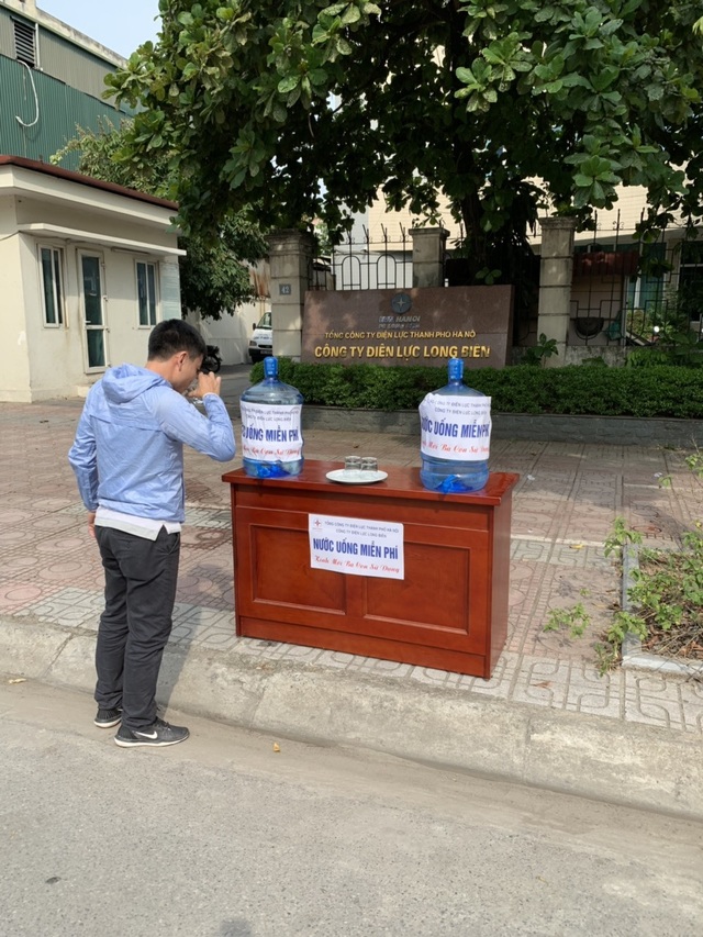 Bình nước miễn phí – Mát lòng ngày hè - 4 Bình nước miễn phí – Mát lòng ngày hè - 4