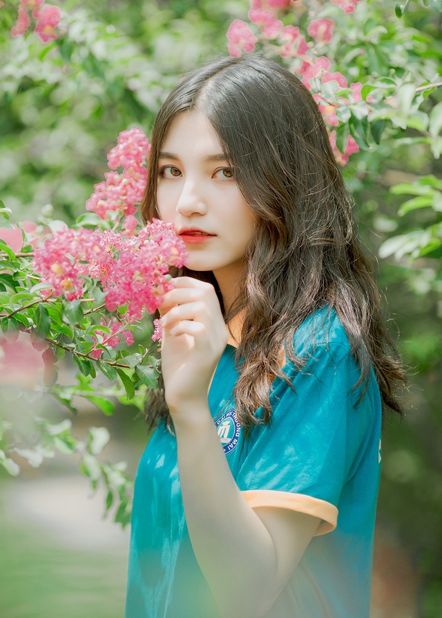 Hot girl trường Thương mại gia cảnh thuần nông chăm kiếm tiền để tự vươn lên - 5 Hot girl trường Thương mại gia cảnh thuần nông chăm kiếm tiền để tự vươn lên - 5