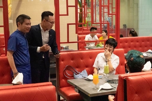 MC Thảo Vân bật khóc khi nhận món quà bất ngờ từ bố mẹ chồng cũ - 3 MC Thảo Vân bật khóc khi nhận món quà bất ngờ từ bố mẹ chồng cũ - 3