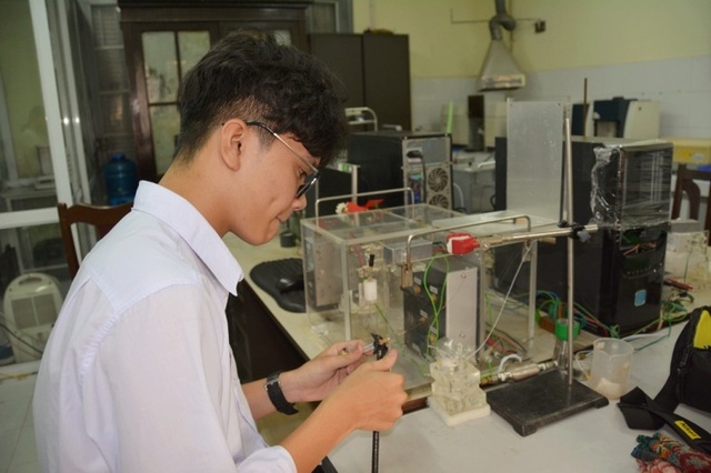 Nam sinh 16 tuổi sở hữu loạt giải thưởng nghiên cứu khoa học ấn tượng - 2 Nam sinh 16 tuổi sở hữu loạt giải thưởng nghiên cứu khoa học ấn tượng - 2