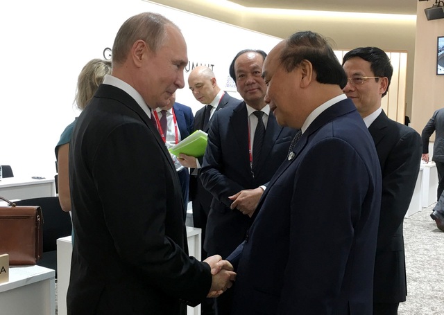Thủ tướng Nguyễn Xuân Phúc gặp gỡ các nhà lãnh đạo thế giới