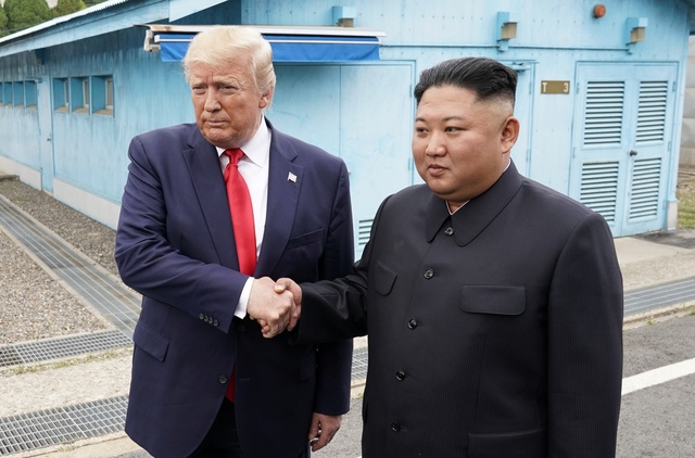 Tổng thống Trump tiếp tục khen ngợi ông Kim Jong-un sau cuộc gặp lịch sử - 1 Tổng thống Trump tiếp tục khen ngợi ông Kim Jong-un sau cuộc gặp lịch sử - 1