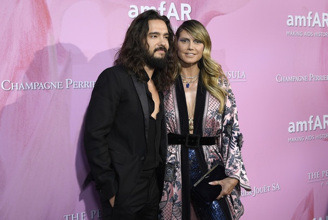 Heidi Klum hạnh phúc dự sự kiện cùng bạn trai kém 16 tuổi - 2 Heidi Klum hạnh phúc dự sự kiện cùng bạn trai kém 16 tuổi - 2