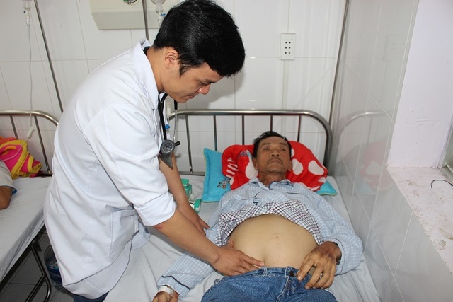 Người đàn ông độc thân nằm chờ chết trên vũng máu - 2 Người đàn ông độc thân nằm chờ chết trên vũng máu - 2