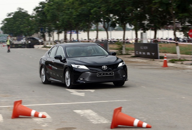 Toyota Camry 2019 – Lột xác hoàn toàn - 7