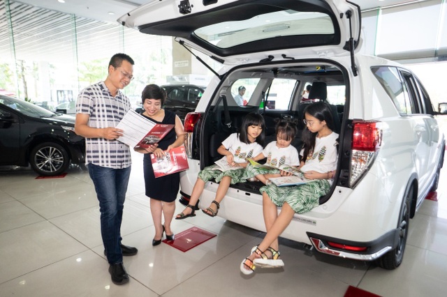 Mua xe 7 chỗ - Vì sao nhiều gia đình Việt chọn Fortuner và Innova? - 3