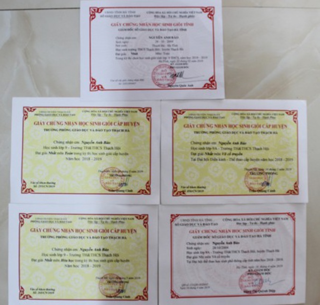 Cậu học trò miền quê cát trắng đỗ thủ khoa trường Chuyên Hà Tĩnh - 2 Cậu học trò miền quê cát trắng đỗ thủ khoa trường Chuyên Hà Tĩnh - 2