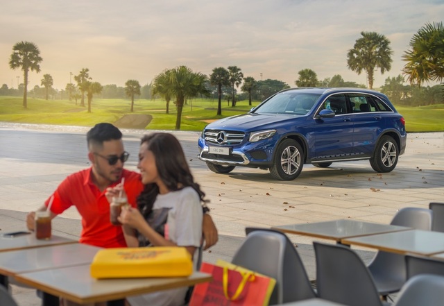 Mercedes-Benz ra mắt E-Class mới tại Fascination Show 2019 - 2