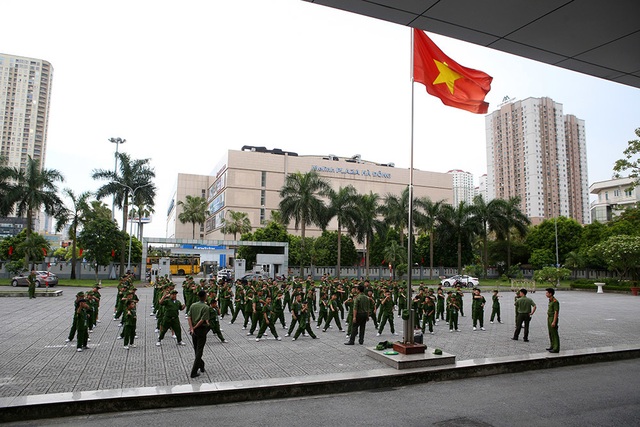 Công an Hà Nội dạy trẻ em ứng phó tình huống bắt cóc, xâm hại - 1 Công an Hà Nội dạy trẻ em ứng phó tình huống bắt cóc, xâm hại - 1