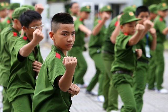 Công an Hà Nội dạy trẻ em ứng phó tình huống bắt cóc, xâm hại - 8 Công an Hà Nội dạy trẻ em ứng phó tình huống bắt cóc, xâm hại - 8