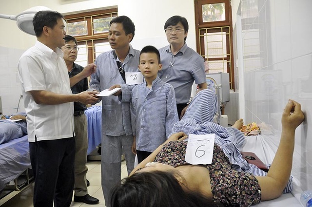 Vụ xe khách rơi xuống vực: 7 ê kíp tham gia cứu nạn, thêm một nạn nhân tử vong - 5 Vụ xe khách rơi xuống vực: 7 ê kíp tham gia cứu nạn, thêm một nạn nhân tử vong - 5
