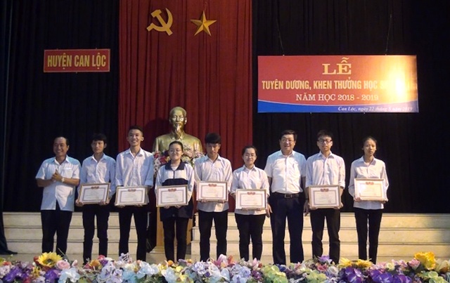 Hội Khuyến học Can Lộc đã huy động được 22 tỷ đồng trong công tác khuyến tài - 3