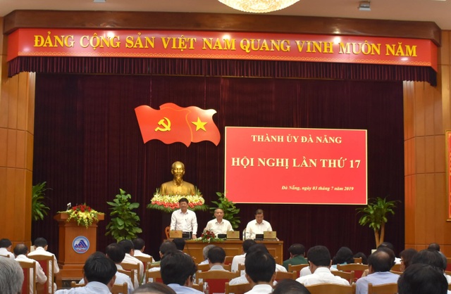 Nhiều cán bộ chủ chốt Đà Nẵng không còn tuổi tái cử khóa tới - 1 Nhiều cán bộ chủ chốt Đà Nẵng không còn tuổi tái cử khóa tới - 1