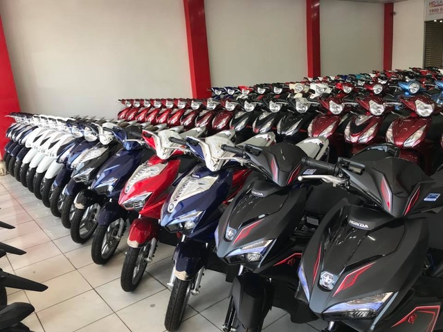 Xe máy hot giảm sâu, giá chạm đáy mới kỷ lục - 1 Xe máy hot giảm sâu, giá chạm đáy mới kỷ lục - 1