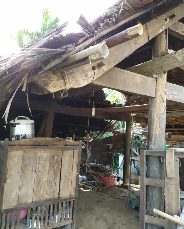 Người đàn bà goá cùng 4 con thơ trong căn nhà rách nát với ký ức kinh hoàng! - 5 Người đàn bà goá cùng 4 con thơ trong căn nhà rách nát với ký ức kinh hoàng! - 5