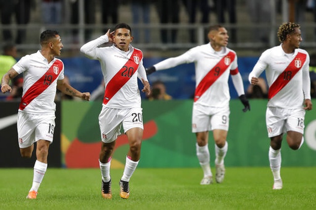 Thắng sốc Chile 3 bàn, Peru gặp Brazil ở chung kết Copa Americia - 6 Thắng sốc Chile 3 bàn, Peru gặp Brazil ở chung kết Copa Americia - 6