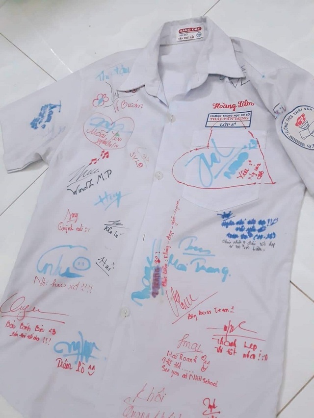 Buổi họp lớp đặc biệt: Tịch thu điện thoại di động, chỉ ngồi chuyện trò bên nhau - 4 Buổi họp lớp đặc biệt: Tịch thu điện thoại di động, chỉ ngồi chuyện trò bên nhau - 4
