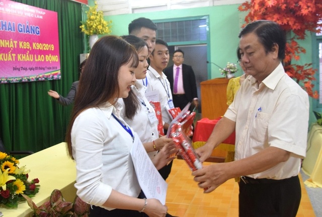 Học tiếng Nhật đi lao động nước ngoài… được Bí thư tỉnh tặng quà - 1 Học tiếng Nhật đi lao động nước ngoài… được Bí thư tỉnh tặng quà - 1