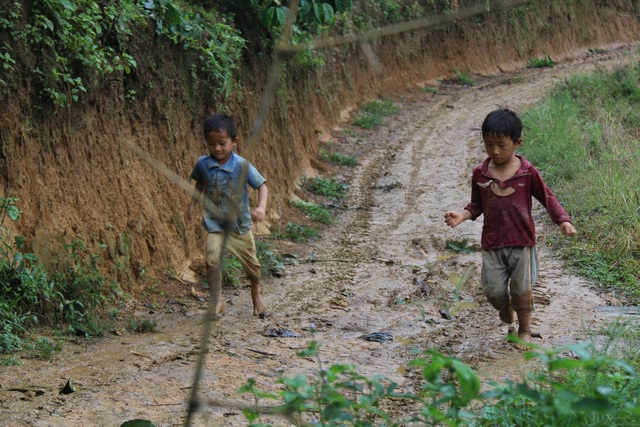 Cuộc sống “8 không”: “Đẻ nhiều, đẻ vô tội vạ!” - 3 Cuộc sống “8 không”: “Đẻ nhiều, đẻ vô tội vạ!” - 3