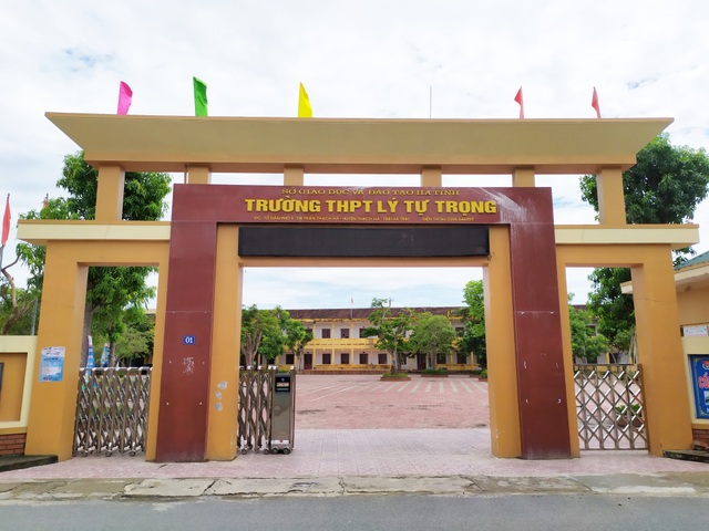 Giật mình điểm chuẩn lớp 10 có trường chỉ ở mức… 9,5 điểm! - 1 Giật mình điểm chuẩn lớp 10 có trường chỉ ở mức… 9,5 điểm! - 1