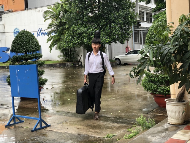 Sĩ tử lỉnh kỉnh hành trang trổ tài vào ngành Sư phạm Âm nhạc - 13 Sĩ tử lỉnh kỉnh hành trang trổ tài vào ngành Sư phạm Âm nhạc - 13