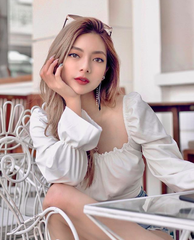 Mỹ nữ nhà võ Katleen Phan Võ tung cú đá vòng cầu bay nắp chai cực ngầu - 8 Mỹ nữ nhà võ Katleen Phan Võ tung cú đá vòng cầu bay nắp chai cực ngầu - 8