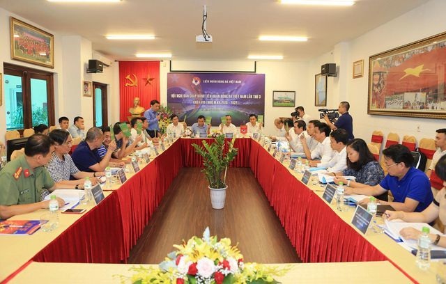 Vì sao VFF không vội vàng tìm Phó Chủ tịch tài chính? - 1 Vì sao VFF không vội vàng tìm Phó Chủ tịch tài chính? - 1