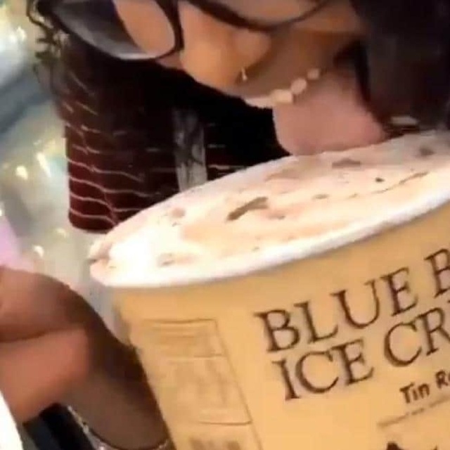 Mỹ: Cô gái đối mặt án tù 20 năm vì liếm trộm kem trong siêu thị