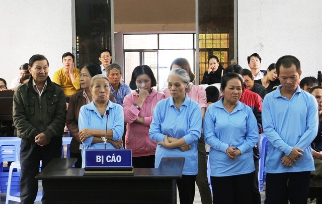Nhóm đối tượng giả con dấu, lừa chạy trường, chiếm đoạt tiền tỷ - 1 Nhóm đối tượng giả con dấu, lừa chạy trường, chiếm đoạt tiền tỷ - 1