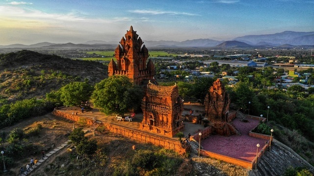 Ninh Thuận “rong câu cho dài” hút doanh nghiệp nghìn tỷ - 1 Ninh Thuận “rong câu cho dài” hút doanh nghiệp nghìn tỷ - 1