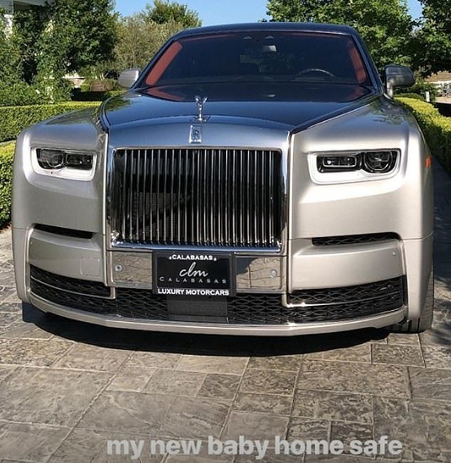 Dàn siêu xe ấn tượng của Kylie Jenner - 2 Dàn siêu xe ấn tượng của Kylie Jenner - 2