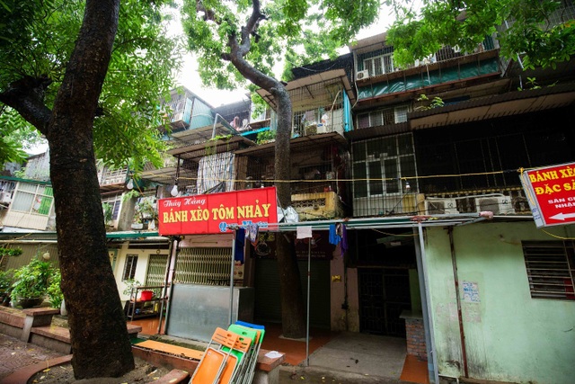 Kỳ lạ lối kiến trúc “cây mọc xuyên nhà” ở khu tập thể cũ Hà Nội - 14 Kỳ lạ lối kiến trúc “cây mọc xuyên nhà” ở khu tập thể cũ Hà Nội - 14