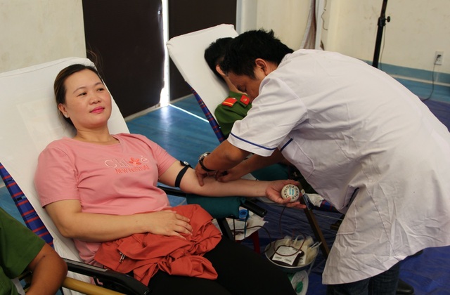 Phú Yên: Hơn 1.000 người tham Ngày hội hiến máu “Hành trình đỏ” năm 2019 - 2 Phú Yên: Hơn 1.000 người tham Ngày hội hiến máu “Hành trình đỏ” năm 2019 - 2