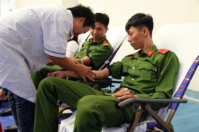 Phú Yên: Hơn 1.000 người tham Ngày hội hiến máu “Hành trình đỏ” năm 2019 - 1 Phú Yên: Hơn 1.000 người tham Ngày hội hiến máu “Hành trình đỏ” năm 2019 - 1