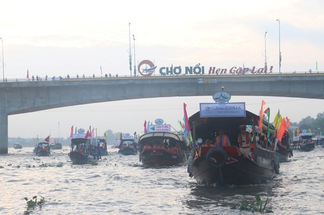 Cần Thơ: Chợ nổi Cái Răng có ý nghĩa quan trọng trong sự phát triển du lịch - 1 Cần Thơ: Chợ nổi Cái Răng có ý nghĩa quan trọng trong sự phát triển du lịch - 1