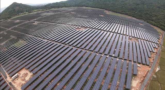 Khánh thành nhà máy năng lượng mặt trời 210 MWp vùng biên giới Tây Nam - 1 Khánh thành nhà máy năng lượng mặt trời 210 MWp vùng biên giới Tây Nam - 1