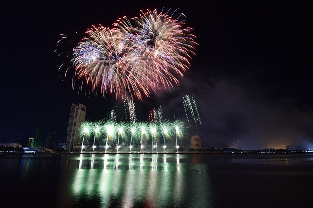 Tân binh Phần Lan vô địch lễ hội pháo hoa quốc tế Đà Nẵng 2019 - 5 Tân binh Phần Lan vô địch lễ hội pháo hoa quốc tế Đà Nẵng 2019 - 5