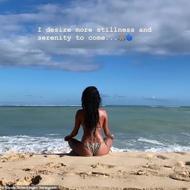Nicole Scherzinger bốc lửa trên biển Hawaii - 2 Nicole Scherzinger bốc lửa trên biển Hawaii - 2