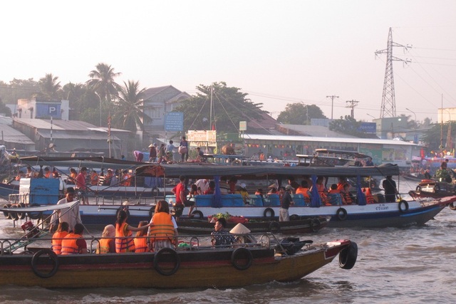 Cần Thơ: Chợ nổi Cái Răng có ý nghĩa quan trọng trong sự phát triển du lịch - 2 Cần Thơ: Chợ nổi Cái Răng có ý nghĩa quan trọng trong sự phát triển du lịch - 2